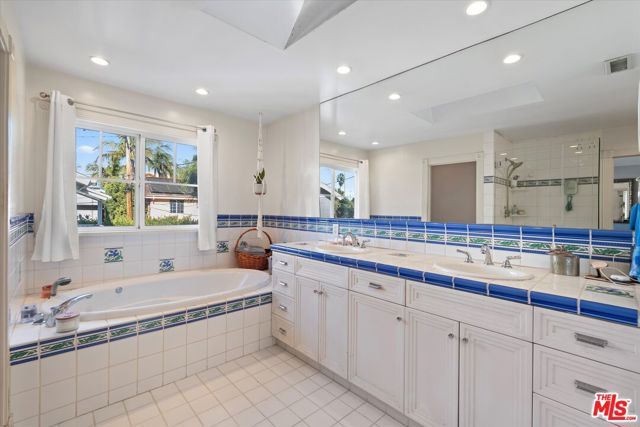 925 Dickson Street, Marina Del Rey, CA 90292