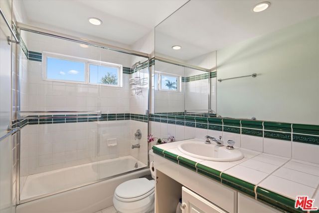 925 Dickson Street, Marina Del Rey, CA 90292