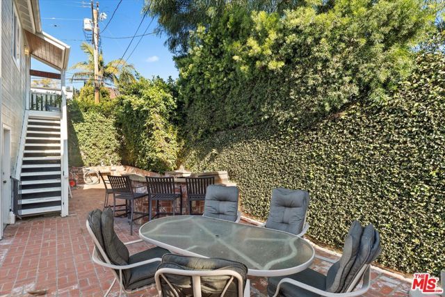 925 Dickson Street, Marina Del Rey, CA 90292