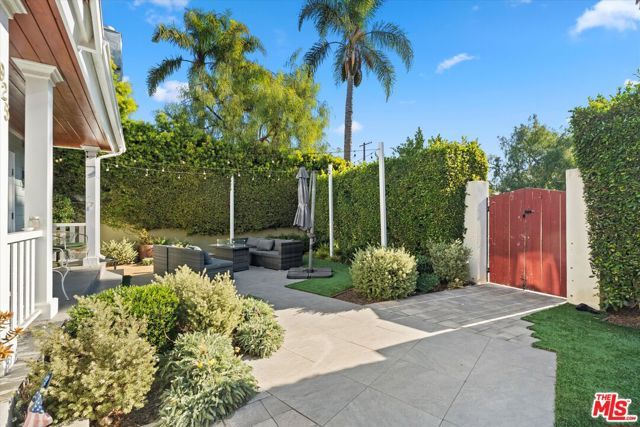 925 Dickson Street, Marina Del Rey, CA 90292