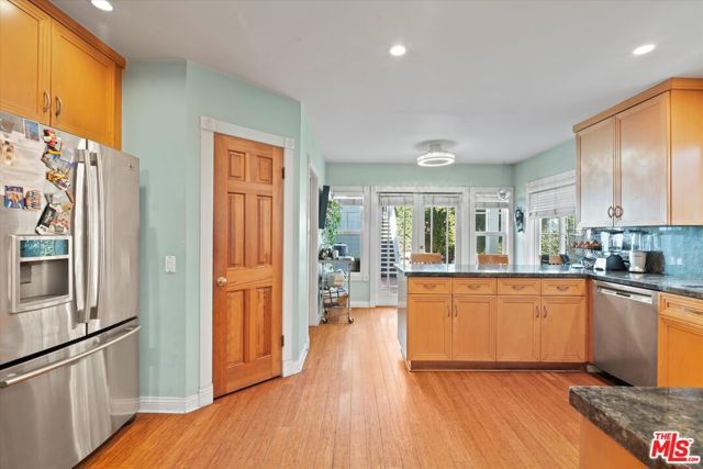 925 Dickson Street, Marina Del Rey, CA 90292