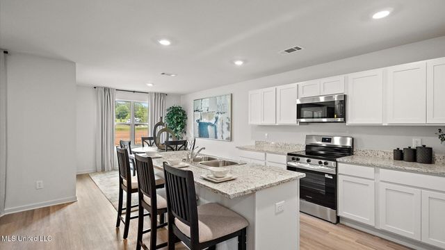 260 Raulston Drive, Byram, MS 39272