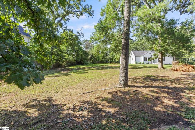 9 Willow Springs Drive, Greenville, SC 29607