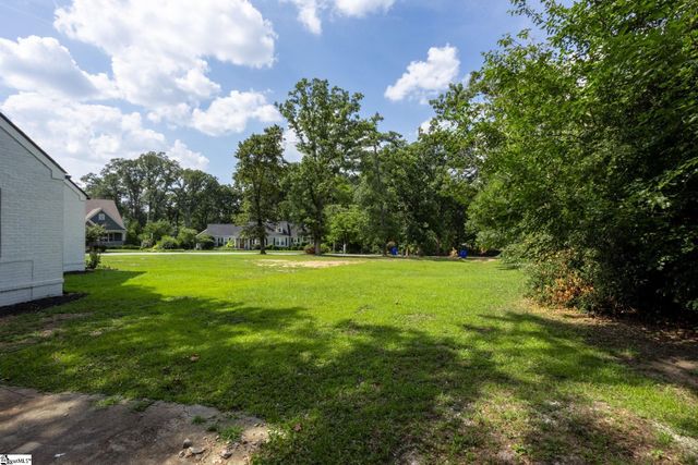 9 Willow Springs Drive, Greenville, SC 29607