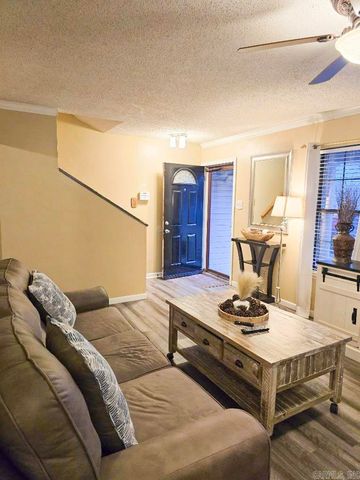 99 Bellevue Circle, Jacksonville, AR 72076