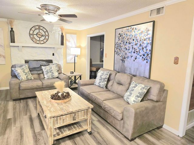 99 Bellevue Circle, Jacksonville, AR 72076