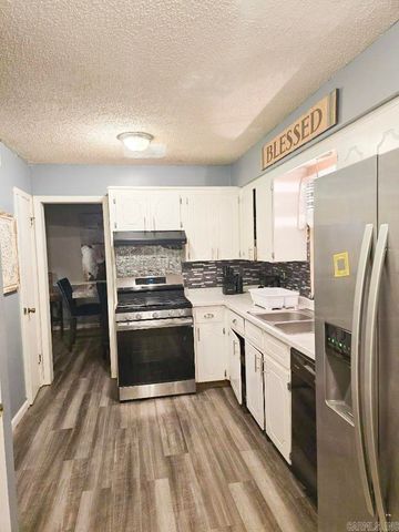 99 Bellevue Circle, Jacksonville, AR 72076