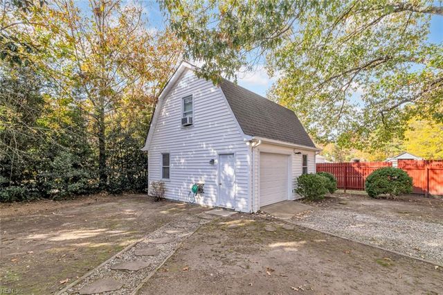 165 Little Florida RD, Poquoson, VA 23662