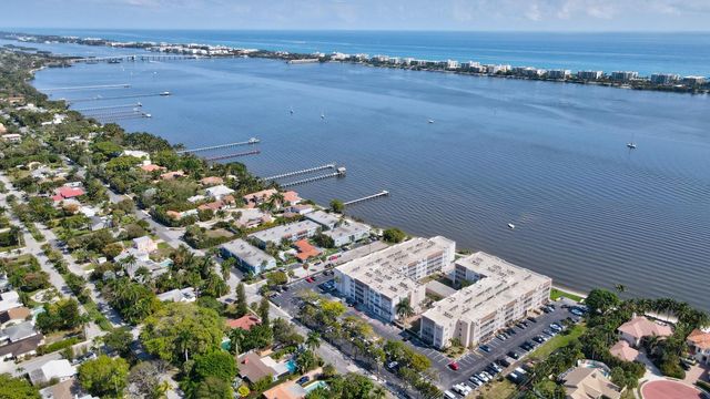 1502 S Lakeside Drive 118, Lake Worth Beach, FL 33460