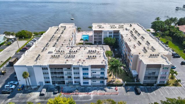 1502 S Lakeside Drive 118, Lake Worth Beach, FL 33460