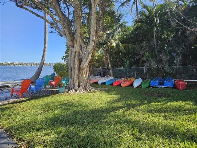 1502 S Lakeside Drive 118, Lake Worth Beach, FL 33460