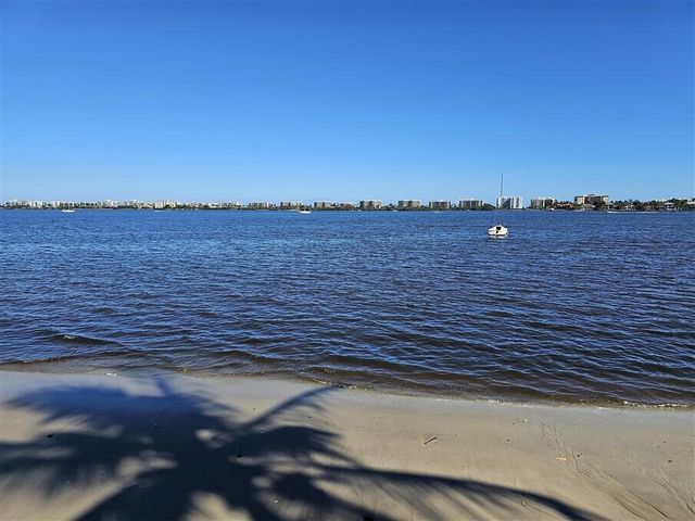 1502 S Lakeside Drive 118, Lake Worth Beach, FL 33460