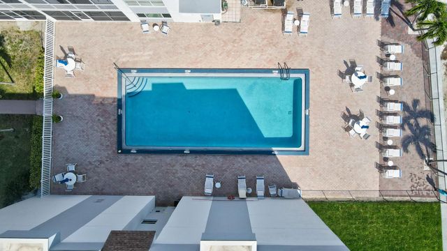 1502 S Lakeside Drive 118, Lake Worth Beach, FL 33460