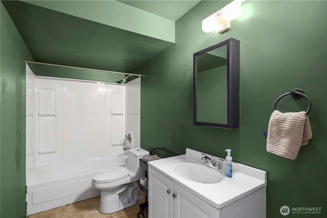 27708 128th Place SE, Kent, WA 98030