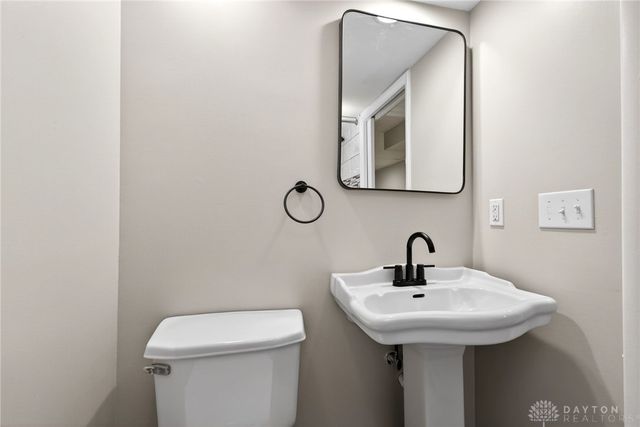 212 Robert Lane, Xenia, OH 45385