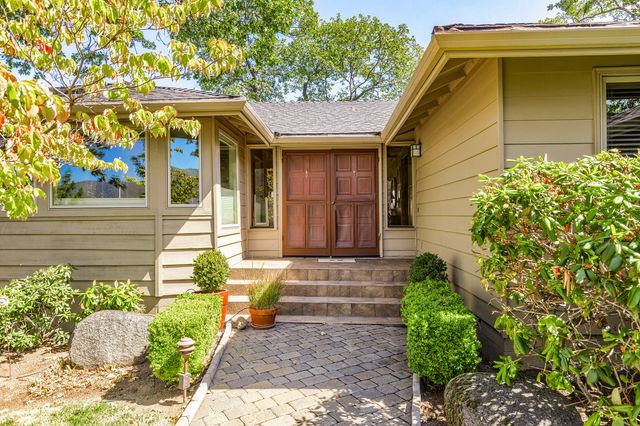 290 Skycrest Drive, Ashland, OR 97520