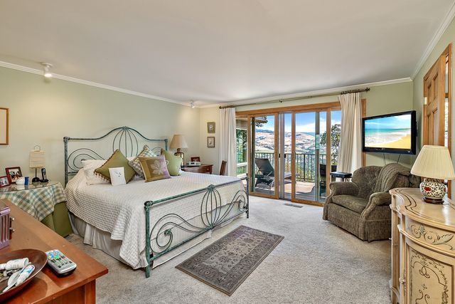 290 Skycrest Drive, Ashland, OR 97520