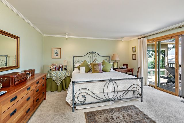 290 Skycrest Drive, Ashland, OR 97520