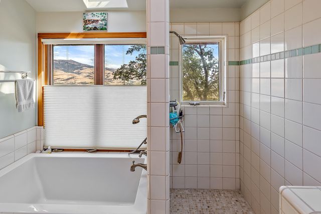 290 Skycrest Drive, Ashland, OR 97520