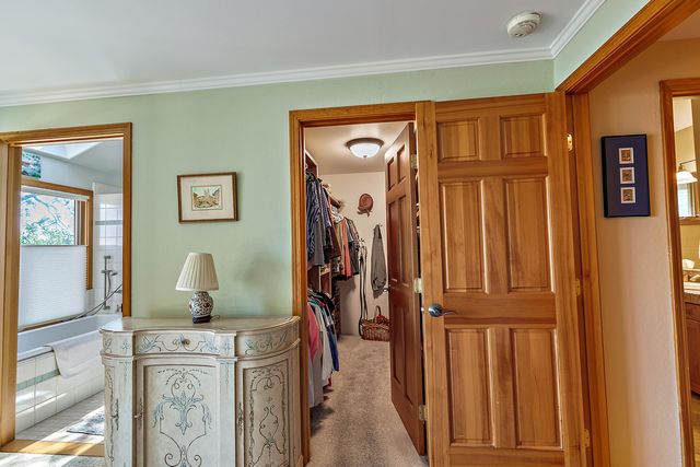 290 Skycrest Drive, Ashland, OR 97520