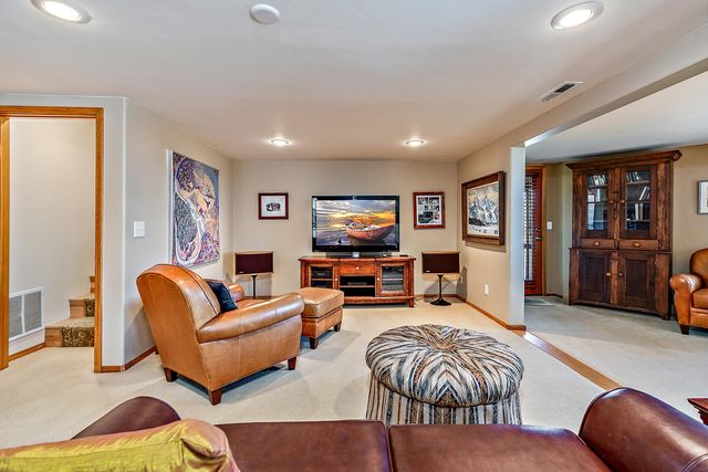 290 Skycrest Drive, Ashland, OR 97520