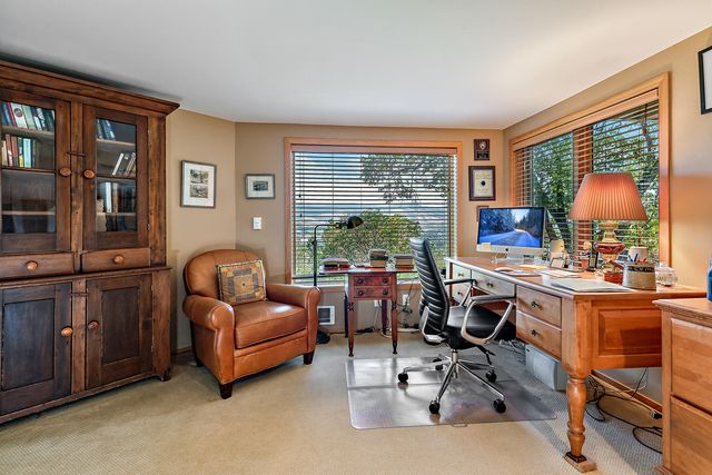 290 Skycrest Drive, Ashland, OR 97520