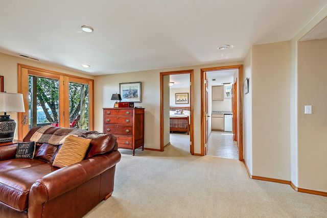 290 Skycrest Drive, Ashland, OR 97520