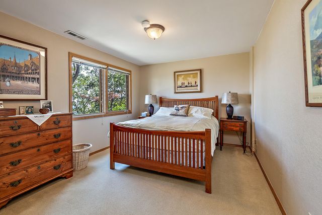 290 Skycrest Drive, Ashland, OR 97520