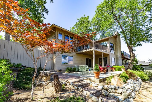 290 Skycrest Drive, Ashland, OR 97520