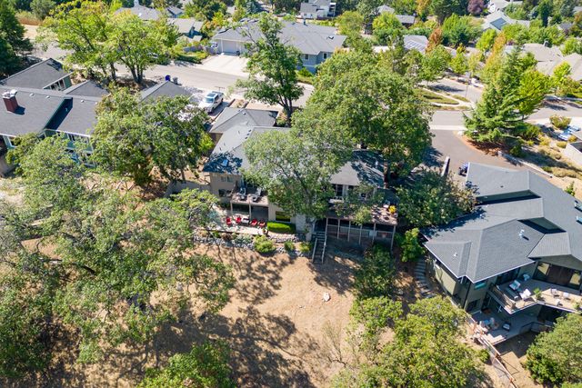 290 Skycrest Drive, Ashland, OR 97520