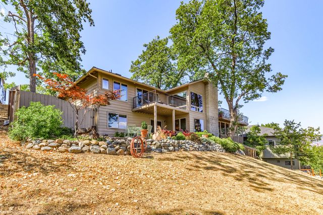 290 Skycrest Drive, Ashland, OR 97520