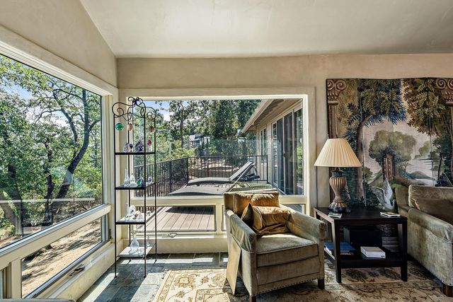 290 Skycrest Drive, Ashland, OR 97520