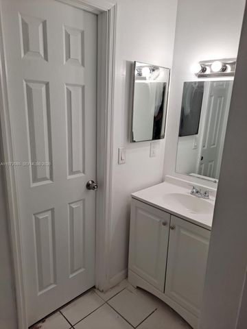 2544 Riverside Dr 215, Coral Springs, FL 33065