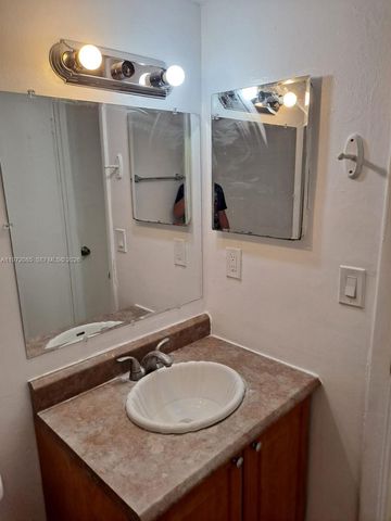 2544 Riverside Dr 215, Coral Springs, FL 33065