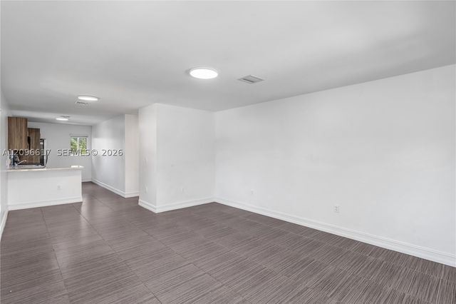 2132 NW 47th St, Miami, FL 33142