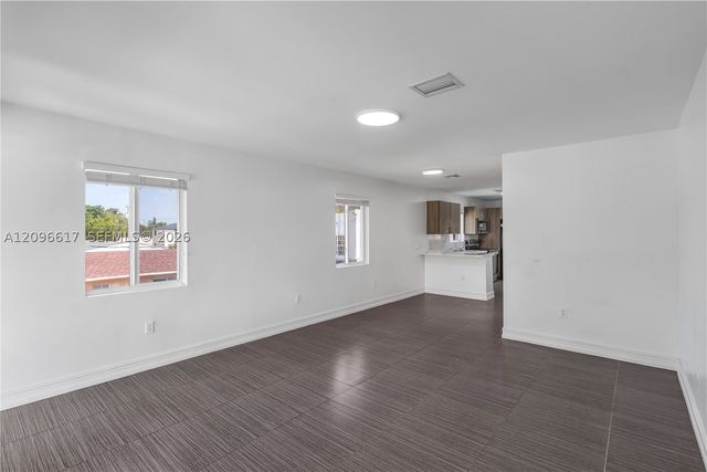 2132 NW 47th St, Miami, FL 33142