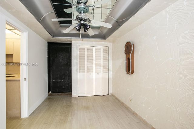 1800 NE 114th St 1502, Miami, FL 33181