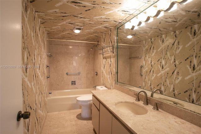 1800 NE 114th St 1502, Miami, FL 33181