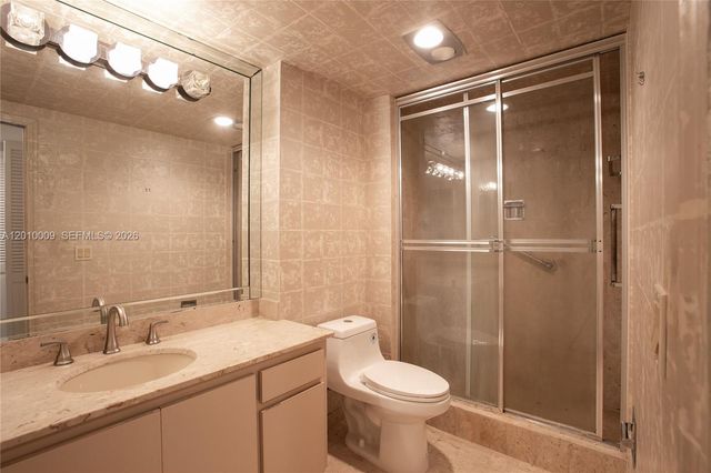 1800 NE 114th St 1502, Miami, FL 33181