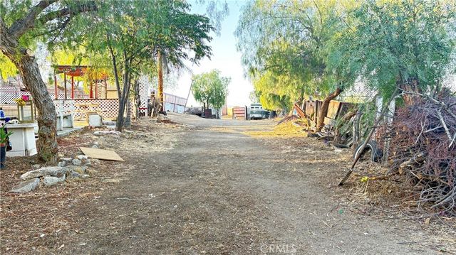 21751 Rogers, Perris, CA 92570
