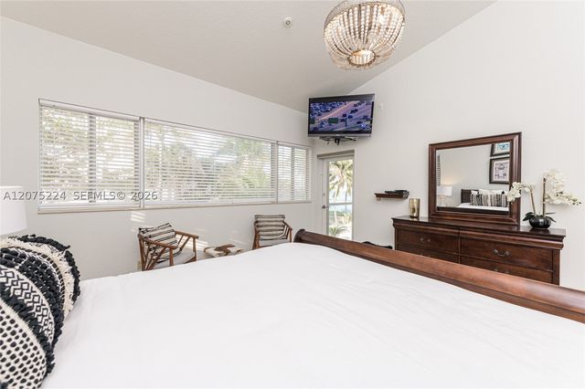302 Balboa St 0, Hollywood, FL 33019