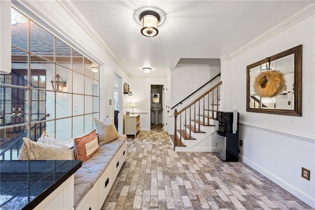 621 Hollygate LN, Chesapeake, VA 23322