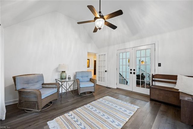 621 Hollygate LN, Chesapeake, VA 23322