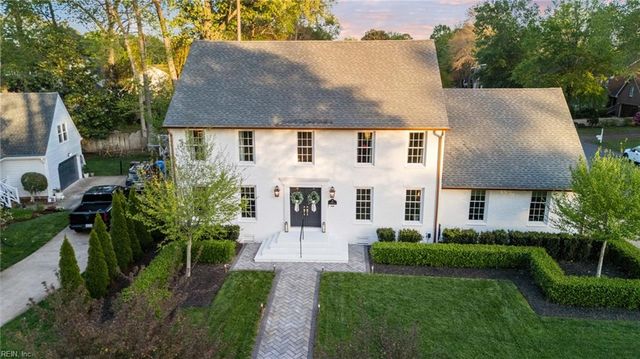 621 Hollygate LN, Chesapeake, VA 23322