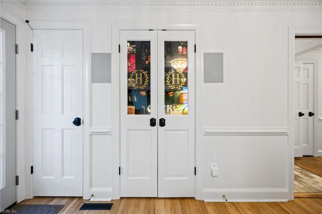 621 Hollygate LN, Chesapeake, VA 23322