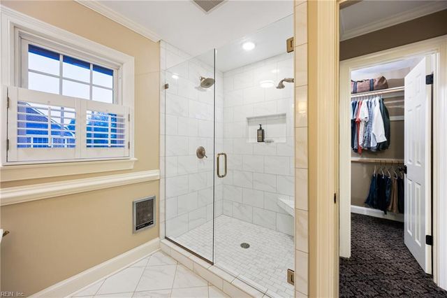 621 Hollygate LN, Chesapeake, VA 23322