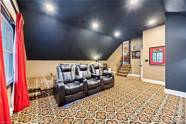 621 Hollygate LN, Chesapeake, VA 23322