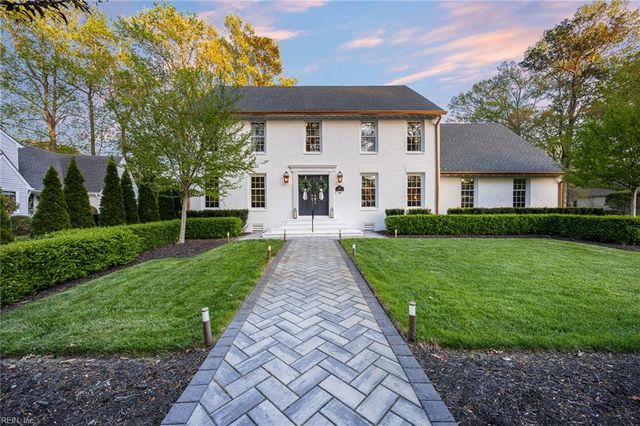 621 Hollygate LN, Chesapeake, VA 23322