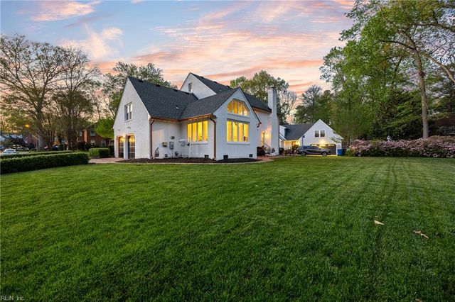 621 Hollygate LN, Chesapeake, VA 23322