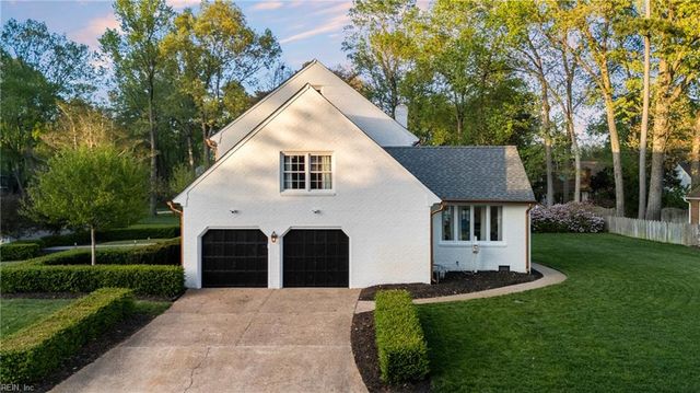 621 Hollygate LN, Chesapeake, VA 23322